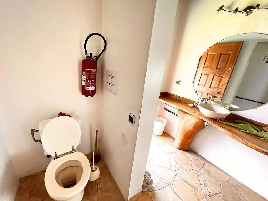 Holiday home Raimanu Lodge - Climatisation, Fibre, Acces Plage, Parking Prive Haapiti