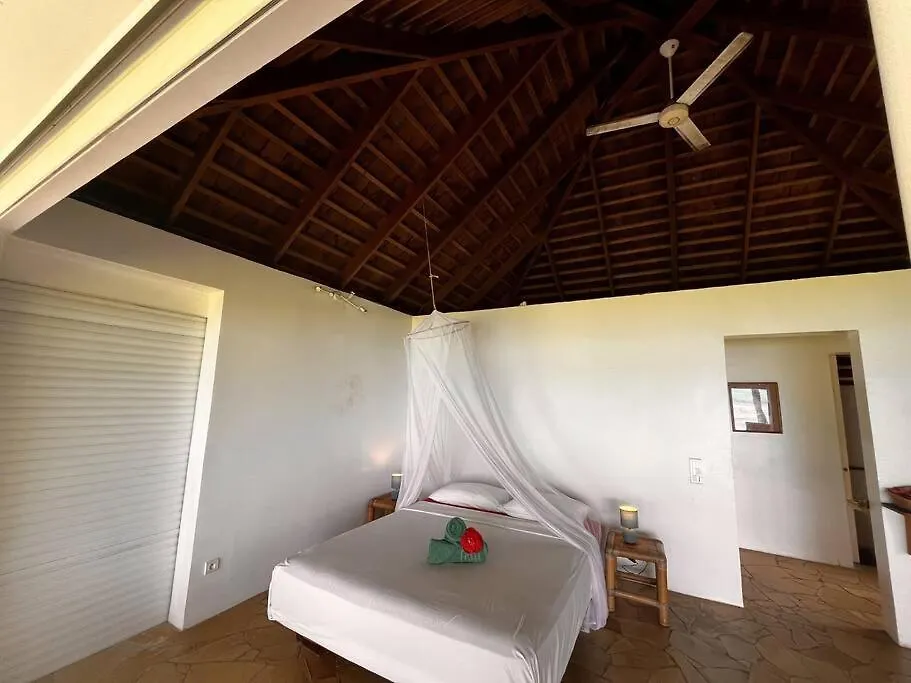 Holiday home Raimanu Lodge - Climatisation, Fibre, Acces Plage, Parking Prive Haapiti